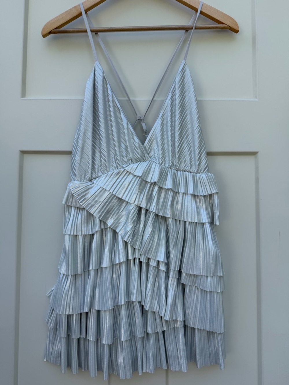 Luxxel Silver Pleated Ruffle Mini Dress w/ Low V- Neckline Small
